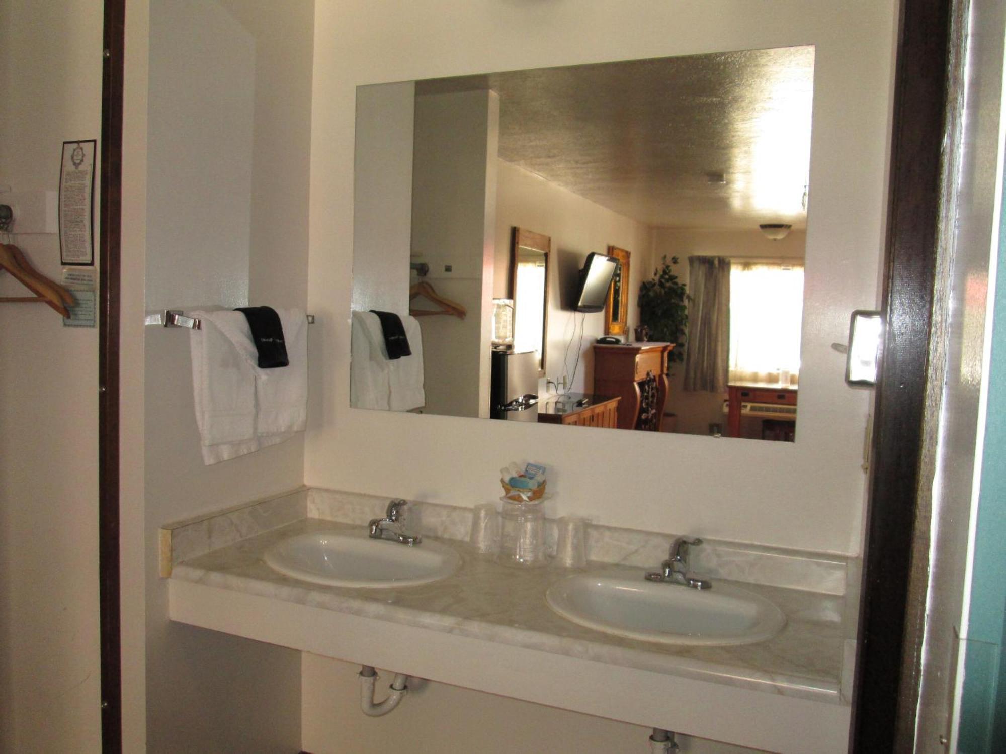 Jim Butler Inn & Suites Tonopah Room photo